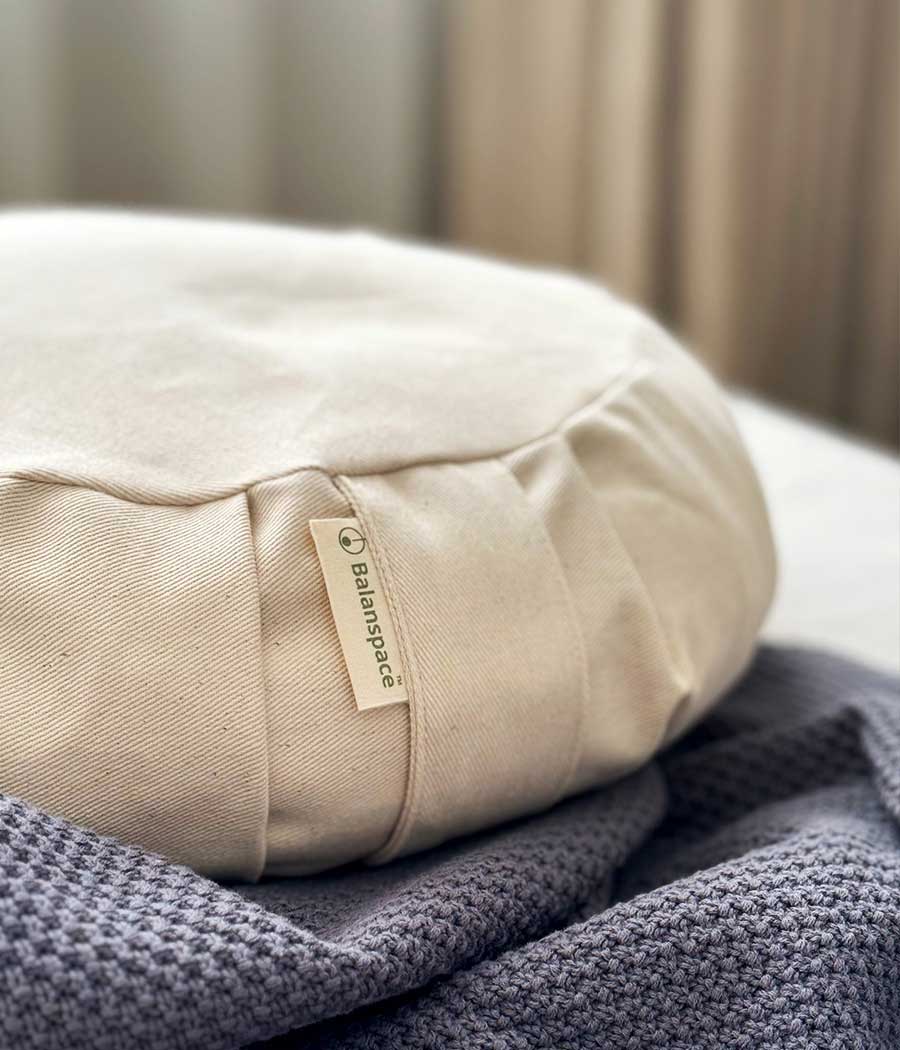 Cotton Zafu meditation cushion in plain white | zoom in detail